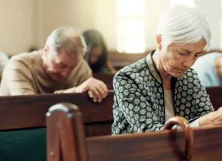 Religião e fé prolongam vidas em até 7 anos, revela estudo abrangente