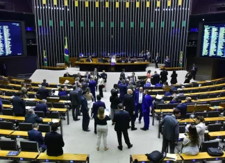 PEC das igrejas amplia imunidade e pode gerar R$ 50 bi em perdas