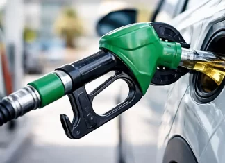 Lula se reúne com setor sucroenergético e estuda elevar mistura de etanol na gasolina de 30% para 32%