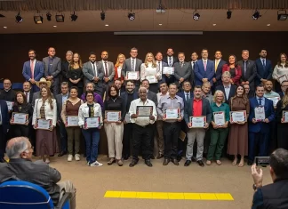 Câmara celebra 111 anos de Três Lagoas com solenidade e entrega de honrarias no anfiteatro da UFMS