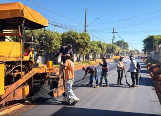 Moradores do Jardim Maristela e região comemoram chegada do asfalto e lembram que “quando chovia, nem conseguíamos sair de casa”