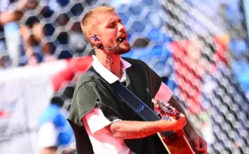 Justin Bieber usa o maior palco de todos os tempos para louvar a Deus na final da Copa do Mundo