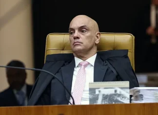 Ministro Alexandre de Moraes alterou contrato milionário entre escritório da mulher e Vorcaro, revelam arquivos